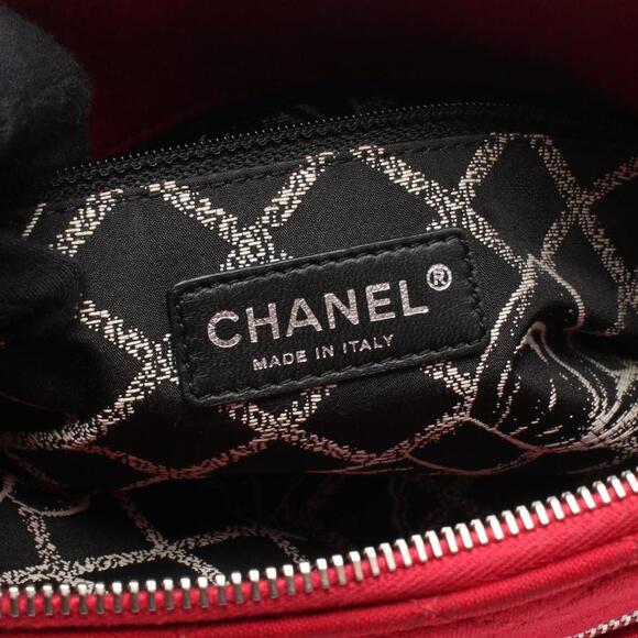 CHANEL Red Shoulder Bag - Picture 4 of 9